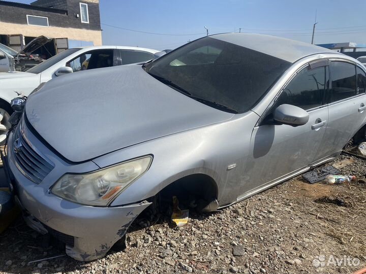 В разбоое Nissan v36