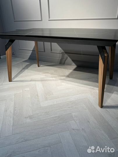 Дизайнерский стол