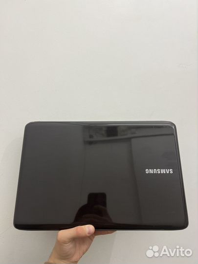 Ноутбук-Зверюга Samsung NP-R540