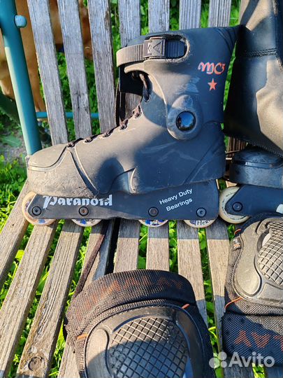 Роликовые коньки с полным комплектом защиты