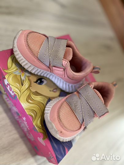 Кроссовки для девочки