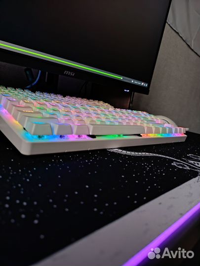 Игровая механическая клавиатура белая