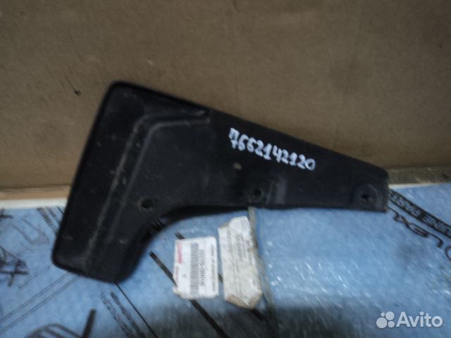 Брызговик передний правый Rav4 15-19 7662142120