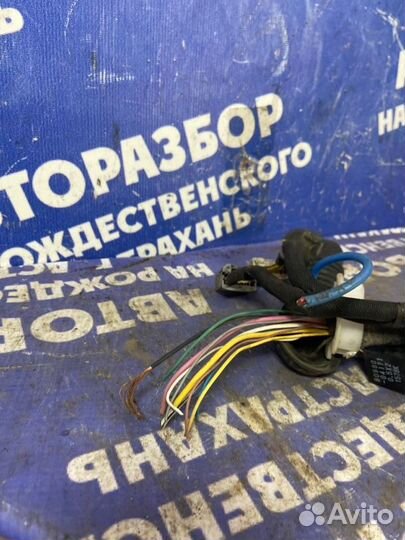 Проводка крышки багажника. Toyota Estima минивен