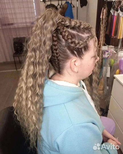 Афролоконы брейдами в хвост