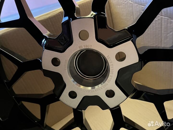 Диски range rover evoque R18
