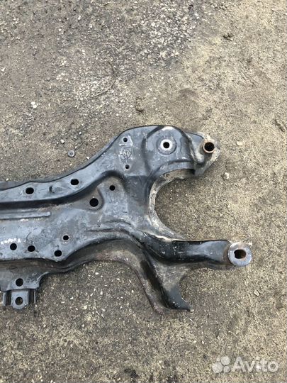 Подрамник передний Toyota Corolla Verso