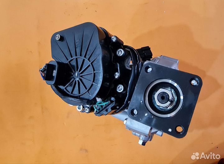 Передний редуктор с сервоприводом Q800-310000