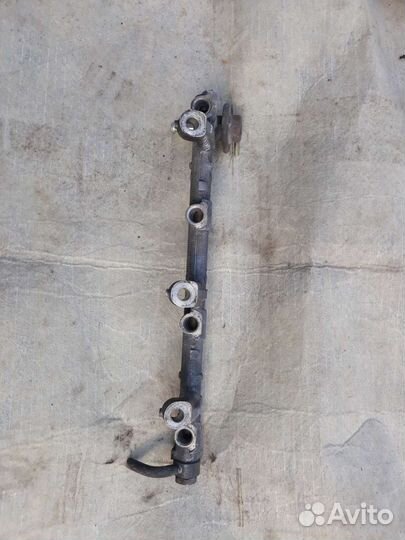 Топливная рампа Тойота Карина Е