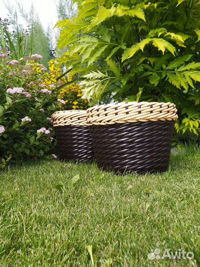 Кашпо из искусственного ротанга
