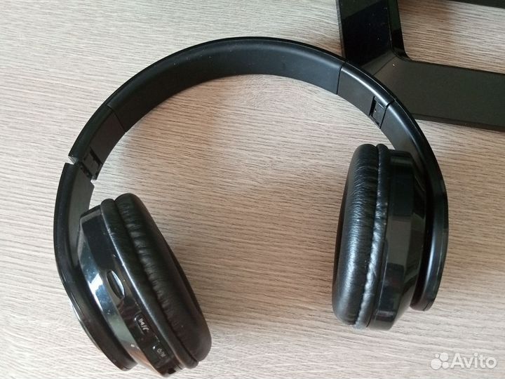 Беспроводные наушники jbl