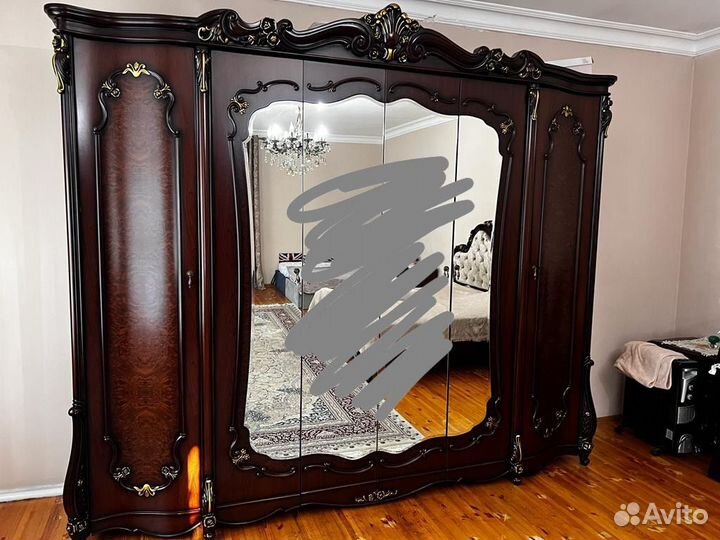 Спальный гарнитур