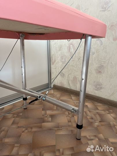 Кушетка для наращивания ресниц. Массажный стол