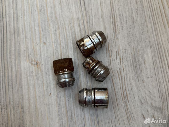 Гайки секретки 12*1,5*33 конус