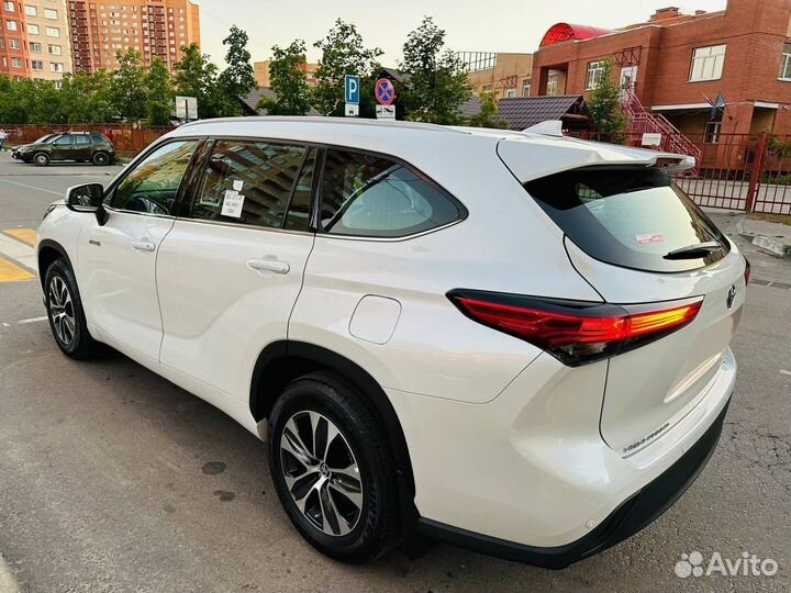 Toyota Highlander 2.5 AT, 2022, 30 км