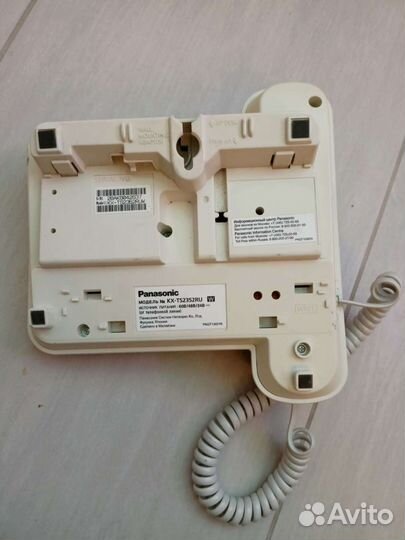 Стационарный телефон Panasonic kx-ts2352ruw