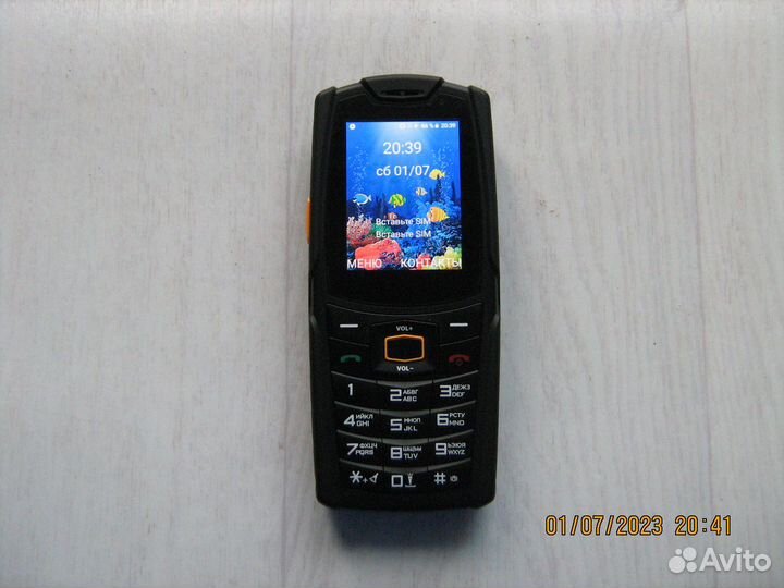 AGM M7 Водоупорный кнопочный телефон с Android