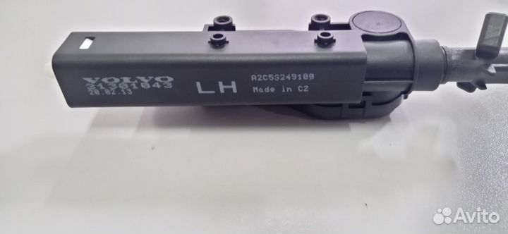 Форсунка омывателя фар лев