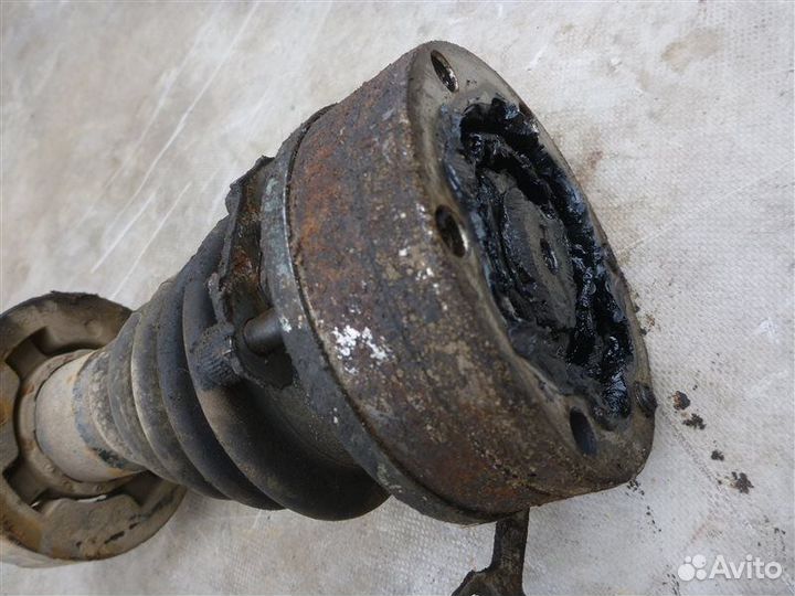 Привод правый Volkswagen Passat B4 AEK 1995