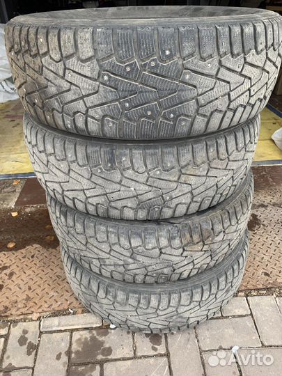 Pirelli Ice Zero SUV 215/65 R17 103