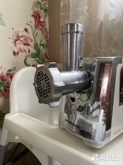 Мясорубка redmond