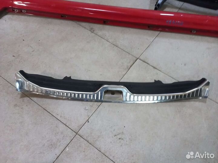 Накладка заднего панеля на Volvo XC60