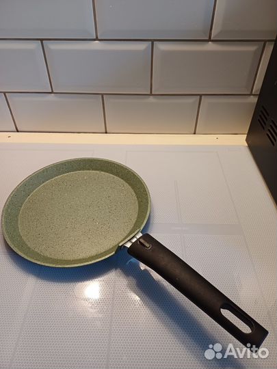 Кастрюли и сковороды