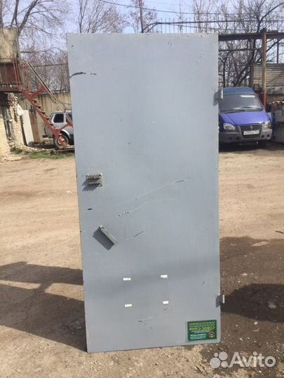 Металлическая дверь бу