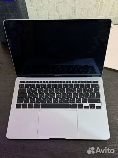 Ноутбук apple macbook air 13 (2020)