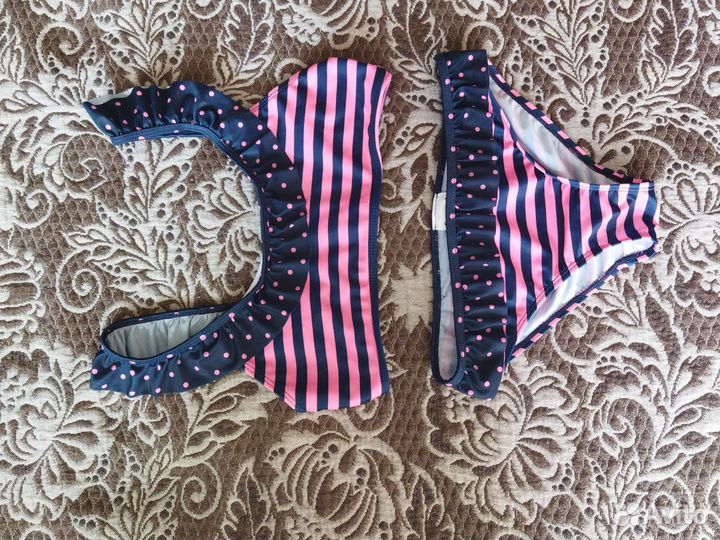 Купальник для девочки новый 146 размер