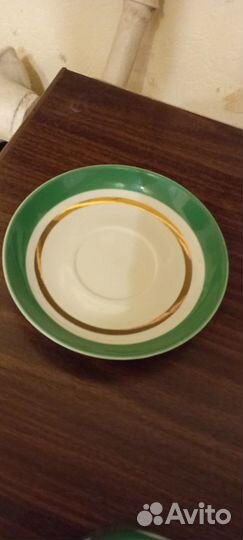 Редкие чашки Горохи на зеленом, Красный фарфорист