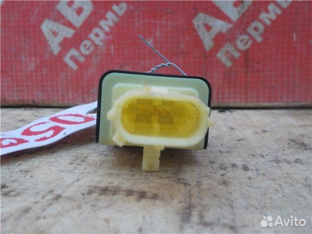 Датчик удара передний правый Toyota Rav 4 XA30