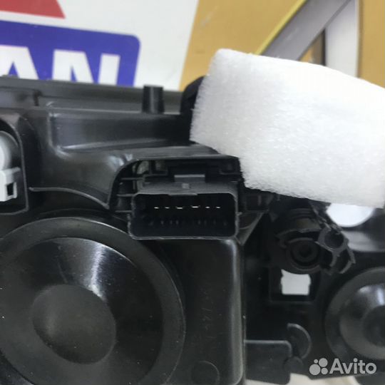 Фара Renault sandero stepway 2 Лев