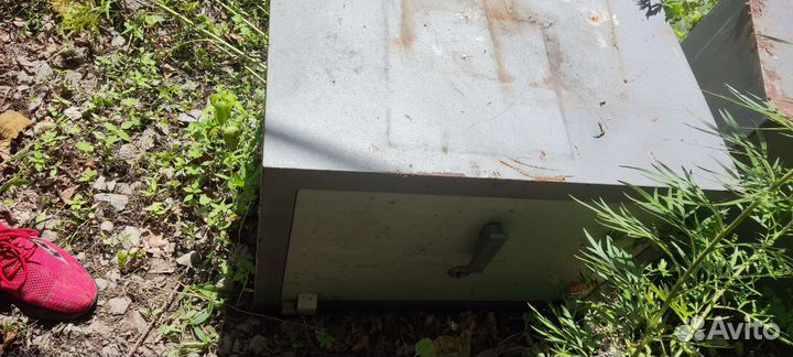 Сейф металлический