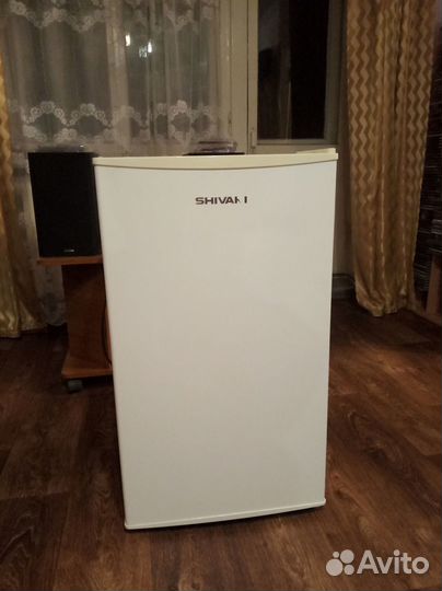 Холодильник б/у Shivaki shrf-100CH