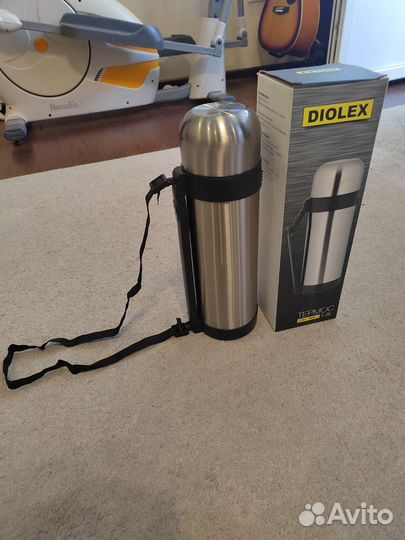 Термос новый 1,8 литра