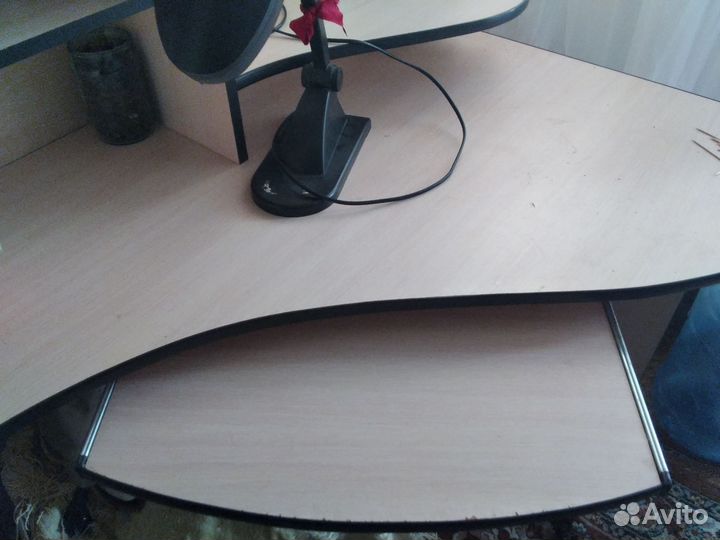 Угловой компьютерный стол бу
