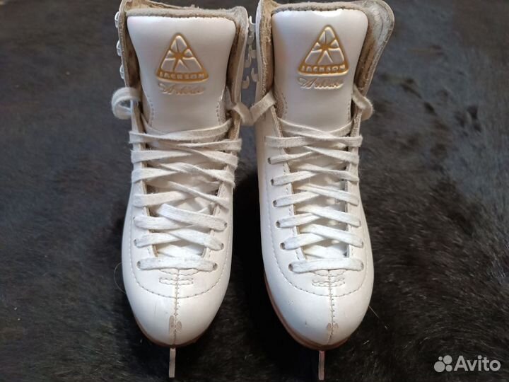 Коньки Jackson