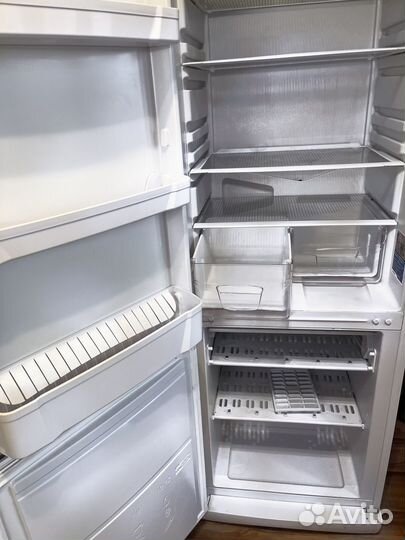 Холодильник Indesit бу