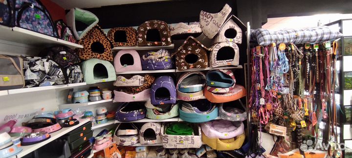 Лёжанки, сумки-переноски, домики