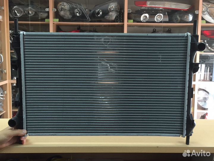 Радиатор охлаждения Форд Транзит/ Ford Transit