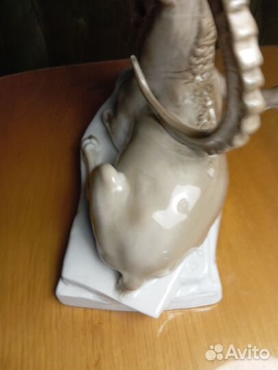 Фарфоровые статуэтки лфз. Архар
