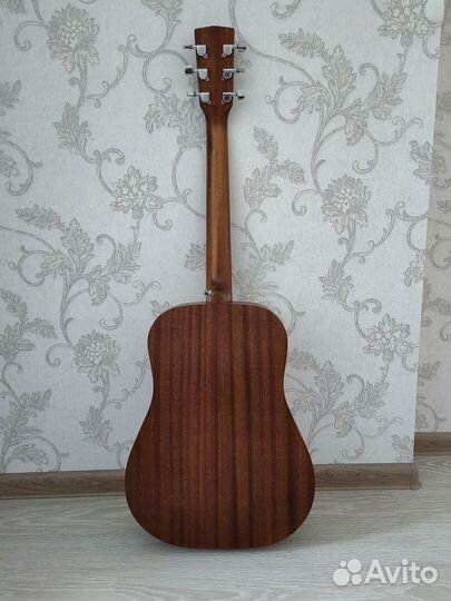 Акустическая гитара 7/8 Cort с приятными плюшками
