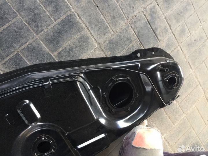 Бак топливный Mitsubishi Pajero 3 4 c 1999 года