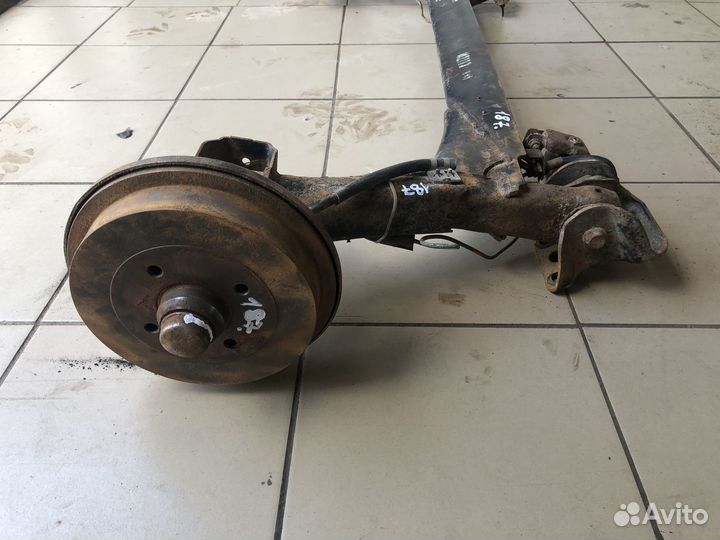 Задняя балка Volkswagen Vento