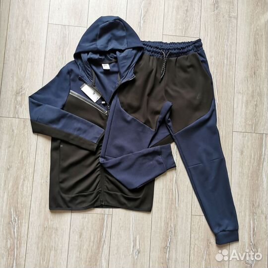 Спортивный костюм Nike Tech