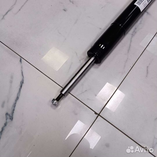 Амортизатор подвески передний Mercedes W164 ML