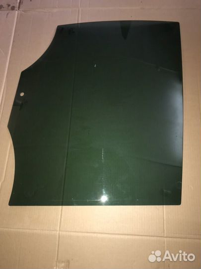 Стекло задней правой двери VW Golf VI