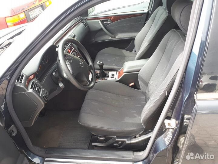 Запчасти Mercedes W210 Мерседес 210 2,2CDI 01г