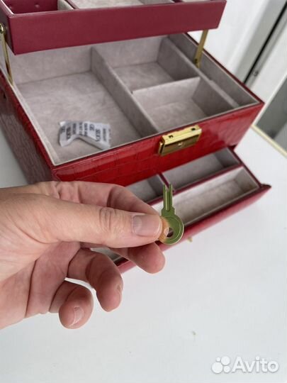 Шкатулка для украшений